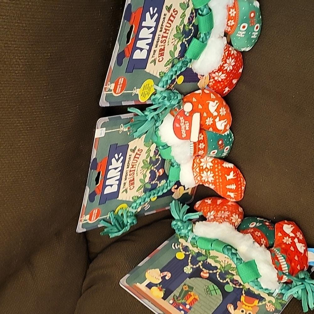 BARK HOLIDAY STOCKING  TUGGERS DOG TOY